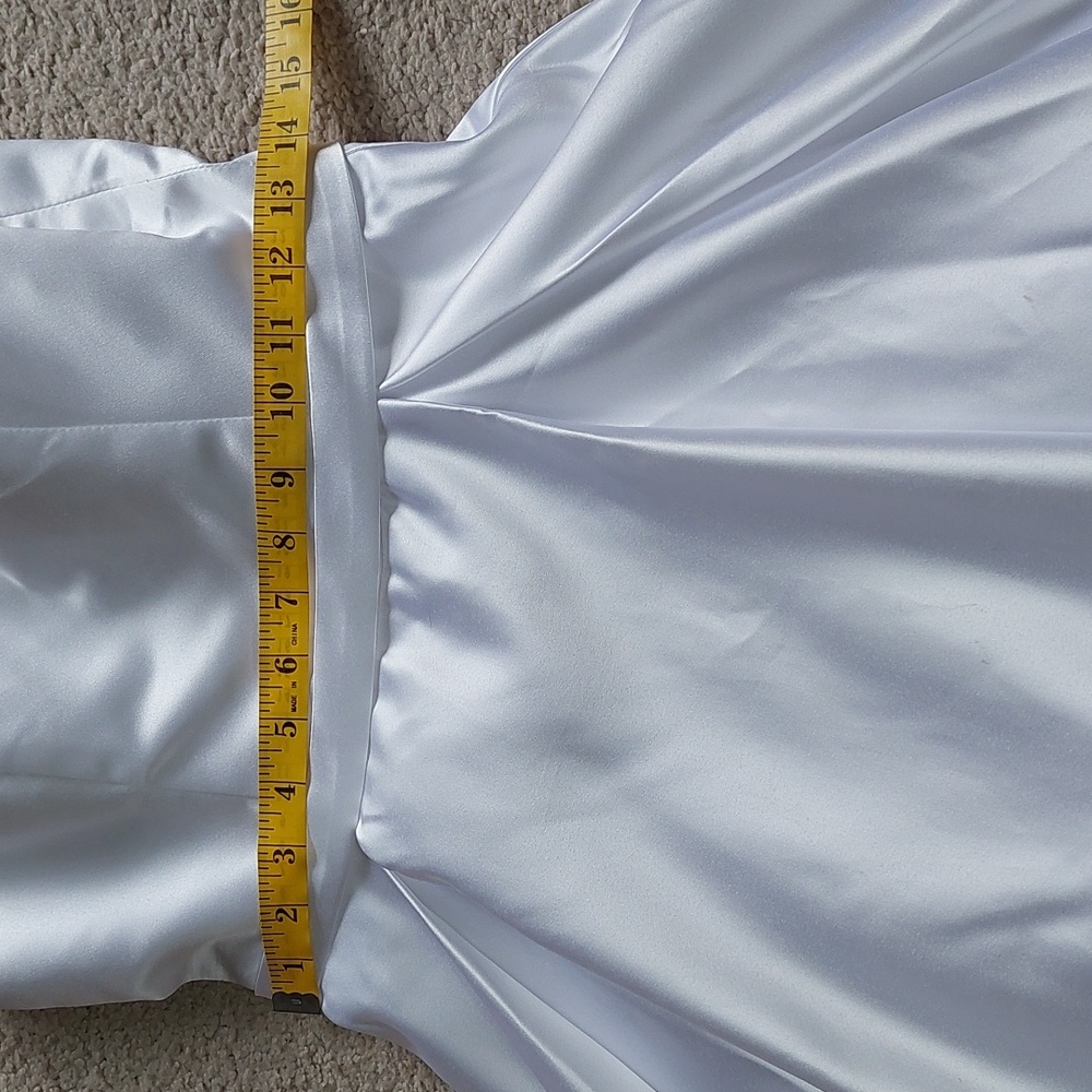 White 1950s Style Satin A-Line Tea Length Wedding Dress and Bow Veil Sz 6 - Picture 14 of 17